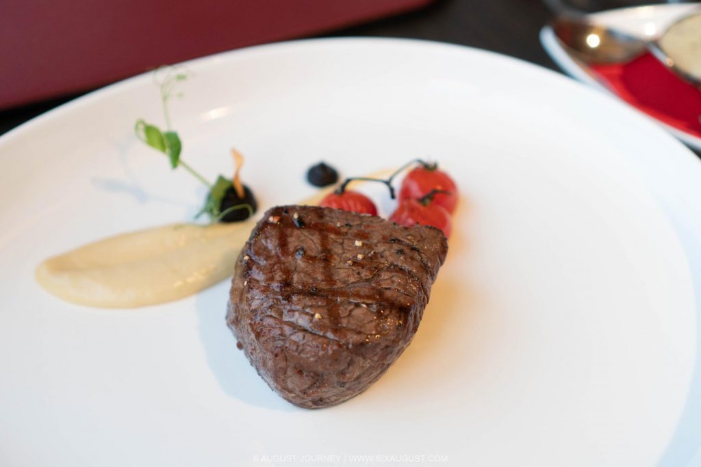 Rib Room and Bar Steakhouse รีวิว เนื้อ AUSTRALIAN ANGUS BEEF 120 DAYS GRAIN FED ( สเต๊กเนื้อสันในออสเตรเลี่ยน )