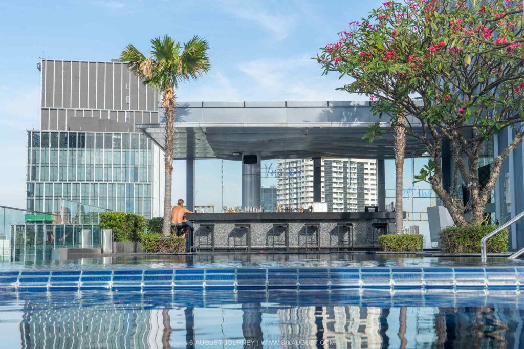 Mercure Bangkok Sukhumvit 24 สระว่ายน้ำ